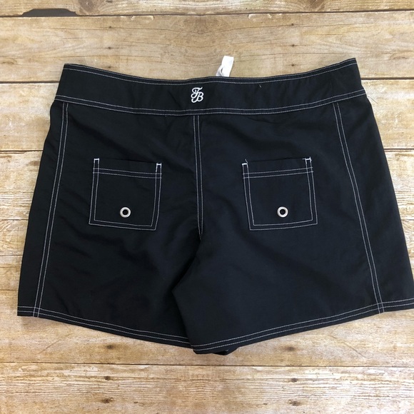 NWT Tommy Bahama Black Board Shorts Size Medium - Picture 3 of 6